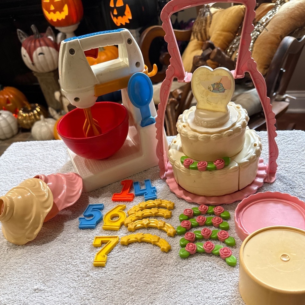 Vintage Fisher Price Magic Kitchen Mixer and Party Cake Set Accessories Lot